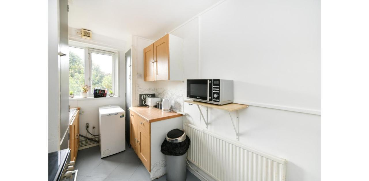 Entire Two Bedroom Flat In The Heart Of Greater Londra